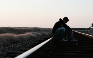 Joven solitario