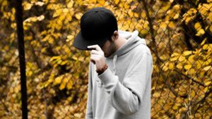 Hombre con gorra